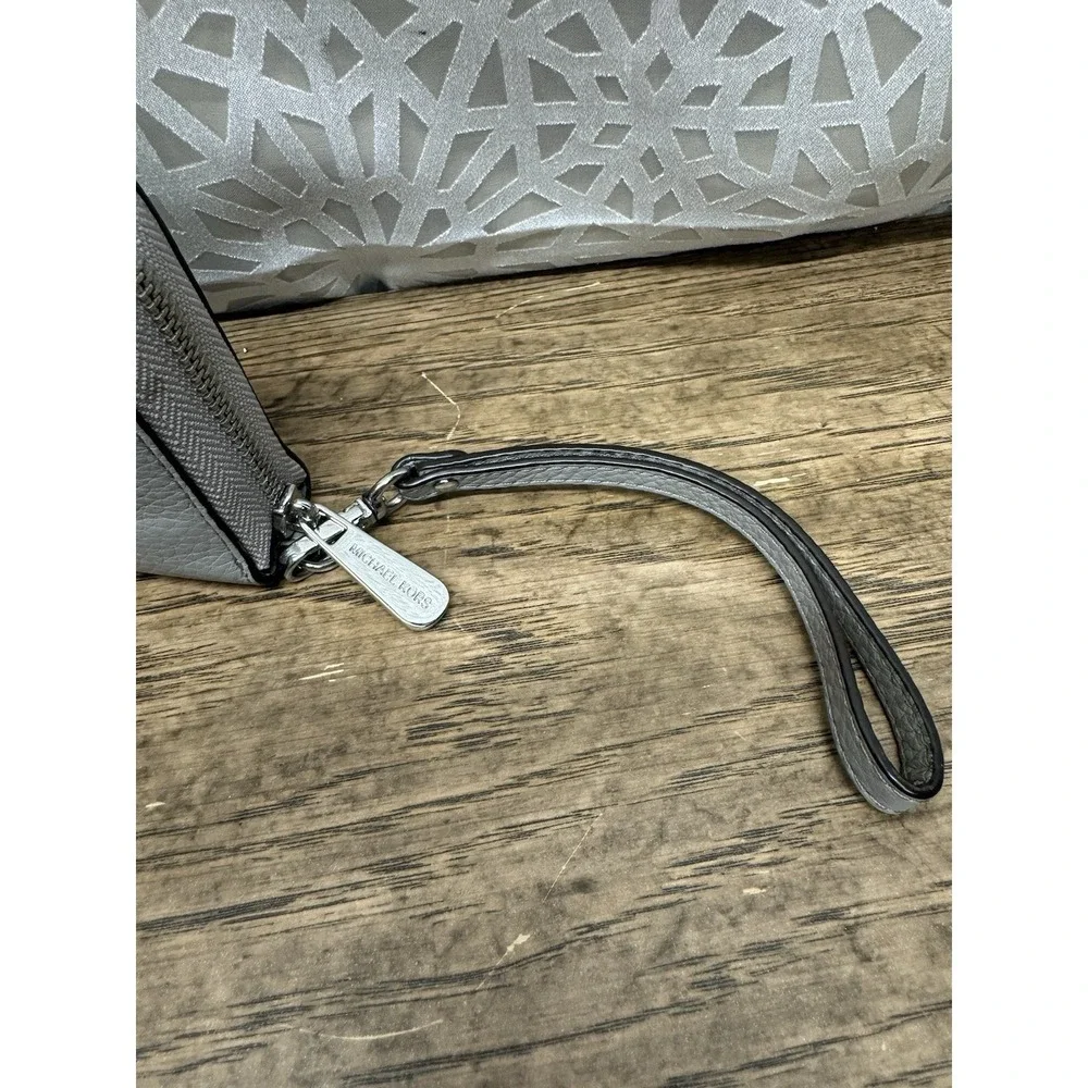 Michael Kors‎ Jet Set Travel Continental Luggage Gray Leather Wristlet/Wallet